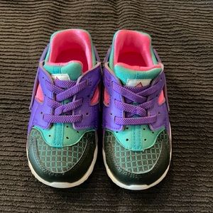 NIKE Huarache Toddler 6C Sneakers